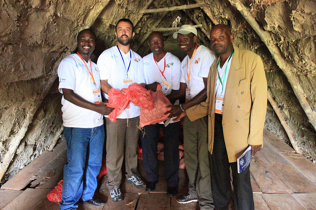 Participants inside a newly completed Ambient Ware Potato Store at Kapchorwa, Eastern Uganda. Photo by S. Quinn/CIP